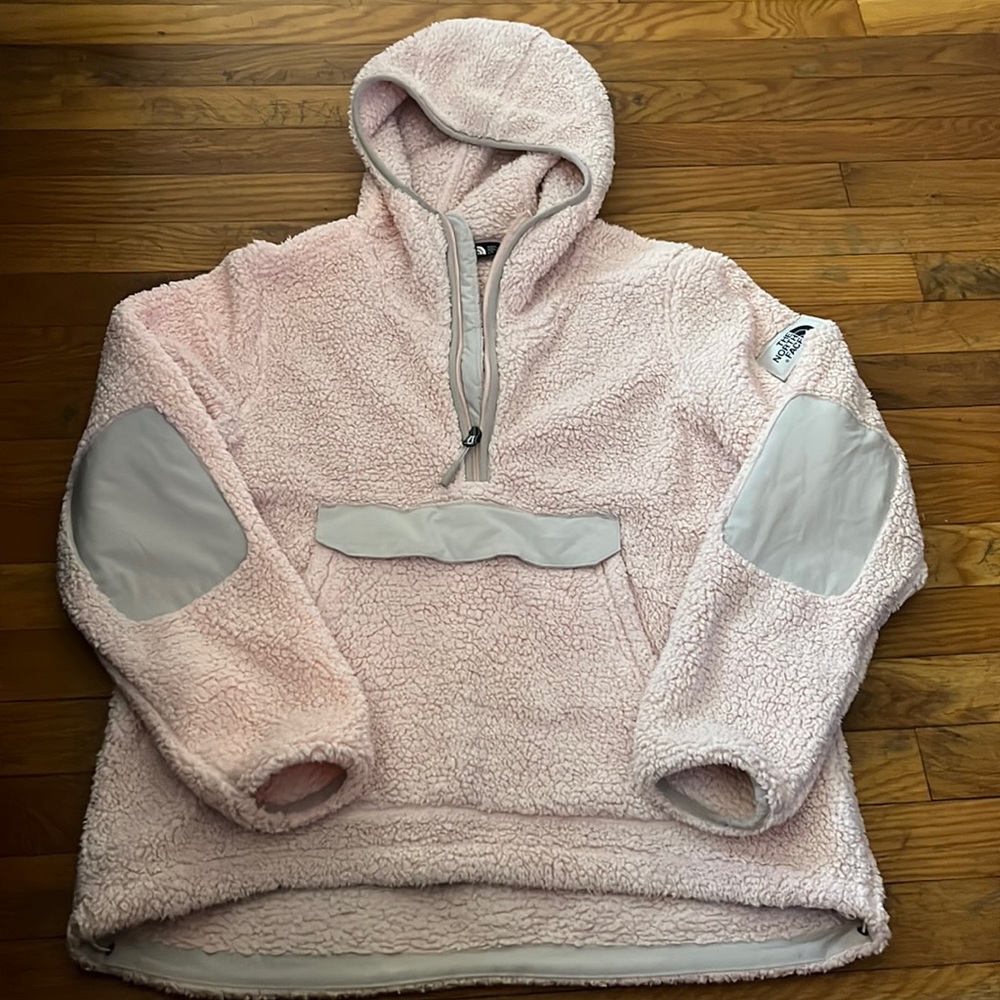 The North Face Campshire Pullover Hoodie
